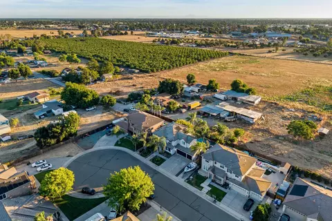 View/Area - 552 Denier Ct, Galt, CA 95632 photo 4 of 5