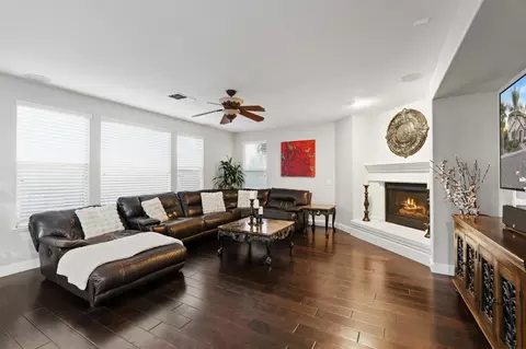 Living - 552 Denier Ct, Galt, CA 95632 photo 2 of 3