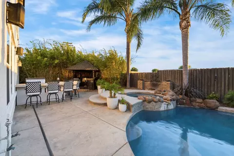Exterior - 552 Denier Ct, Galt, CA 95632 photo 6 of 7