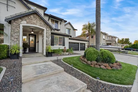 Exterior - 552 Denier Ct, Galt, CA 95632 photo 4 of 7