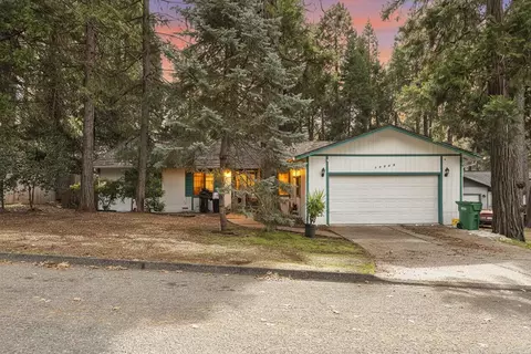 14621 Bridgeport Cir, Magalia, CA 95954