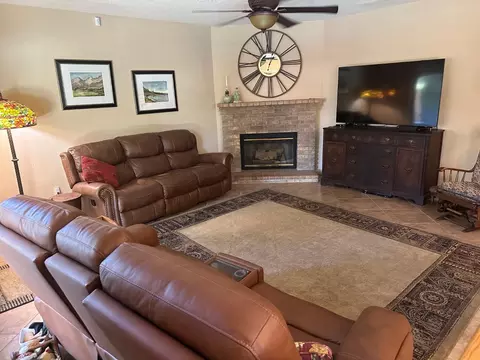 Living - 1636 Peacock Dr, Turlock, CA 95382 photo 5 of 7