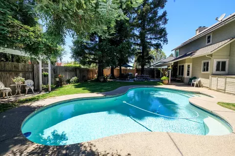 1636 Peacock Dr, Turlock, CA 95382 photo 4