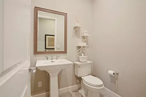 Bath - 3081 Lombard St, Lodi, CA 95242 photo 1 of 9