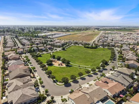 View/Area - 3081 Lombard St, Lodi, CA 95242 photo 17 of 18