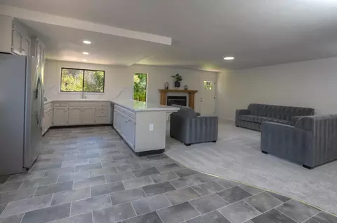 Living - 2180 N Berkeley Ave, Turlock, CA 95382 photo 3 of 7