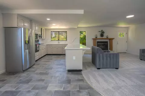Living - 2180 N Berkeley Ave, Turlock, CA 95382 photo 4 of 7