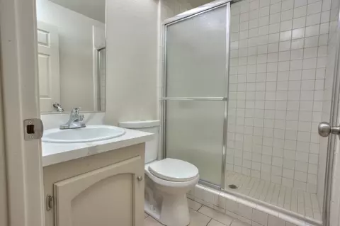 Bath - 2180 N Berkeley Ave, Turlock, CA 95382 photo 1 of 2