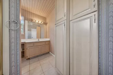 Bath - 3829 Olivebranch Ln, Carmichael, CA 95608 photo 7 of 7