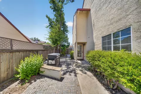 Exterior - 3829 Olivebranch Ln, Carmichael, CA 95608 photo 8 of 9