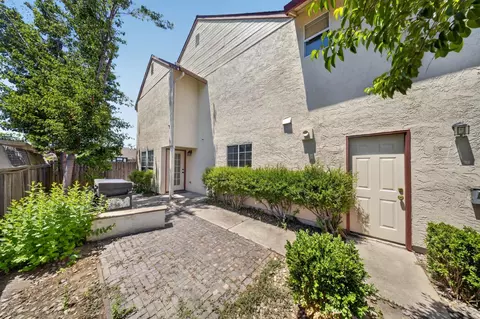 Exterior - 3829 Olivebranch Ln, Carmichael, CA 95608 photo 6 of 9