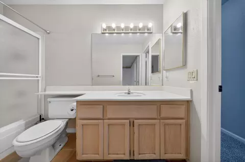 Bath - 3829 Olivebranch Ln, Carmichael, CA 95608 photo 3 of 7