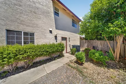 Exterior - 3829 Olivebranch Ln, Carmichael, CA 95608 photo 7 of 9