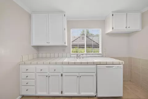 Kitchen - 3829 Olivebranch Ln, Carmichael, CA 95608 photo 2 of 2