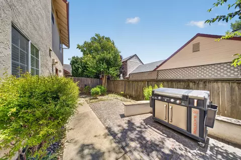 Exterior - 3829 Olivebranch Ln, Carmichael, CA 95608 photo 4 of 9