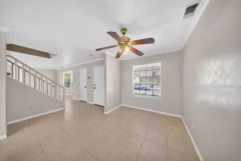 Living - 3829 Olivebranch Ln, Carmichael, CA 95608 photo 4 of 10