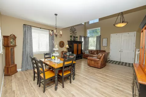 Dining - 2101 Huxley Way, Modesto, CA 95356 photo 1 of 2