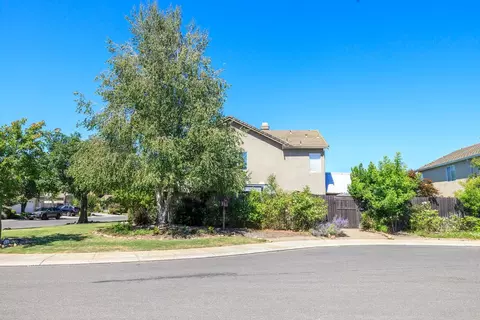 Exterior - 2101 Huxley Way, Modesto, CA 95356 photo 3 of 10