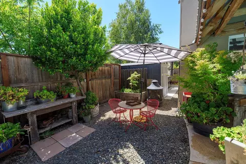 Exterior - 2101 Huxley Way, Modesto, CA 95356 photo 4 of 10