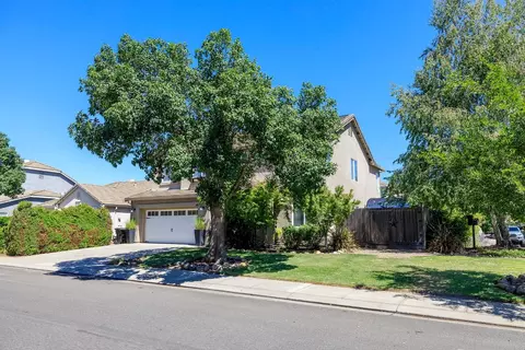 Exterior - 2101 Huxley Way, Modesto, CA 95356 photo 2 of 10