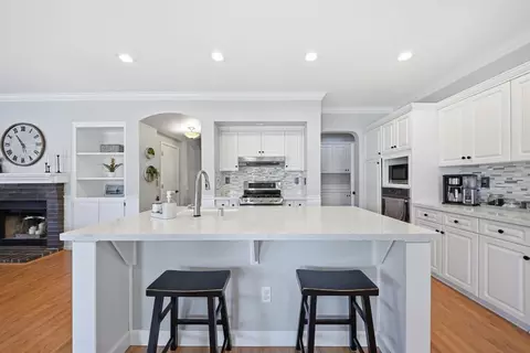 Kitchen - 4385 Bellevue Ct, Turlock, CA 95382 photo 2 of 2