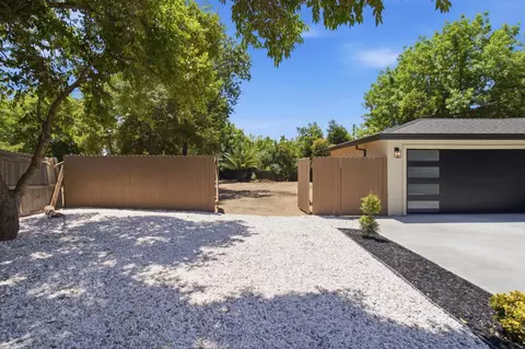 2611 Foothill Dr, Carmichael, CA 95608 photo 2