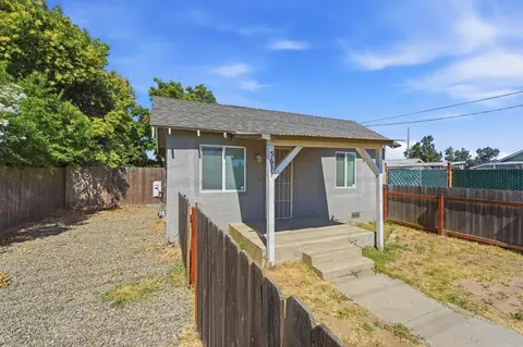 5631 Tully Rd, Modesto, CA 95356 photo 2