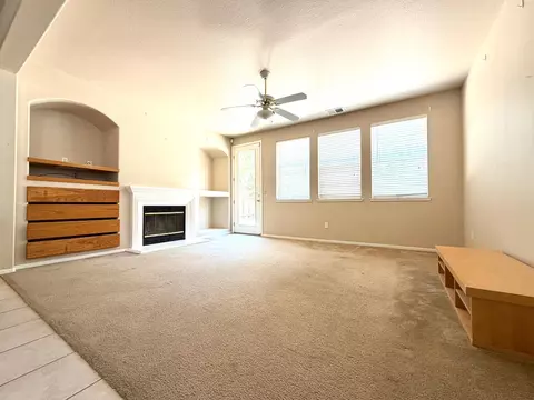 Living - 4109 Vistosa St, Davis, CA 95618 photo 7 of 11