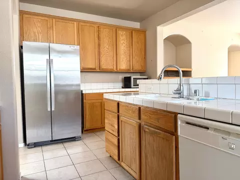 Kitchen - 4109 Vistosa St, Davis, CA 95618 photo 4 of 4