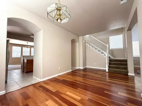 Living - 4109 Vistosa St, Davis, CA 95618 photo 5 of 11