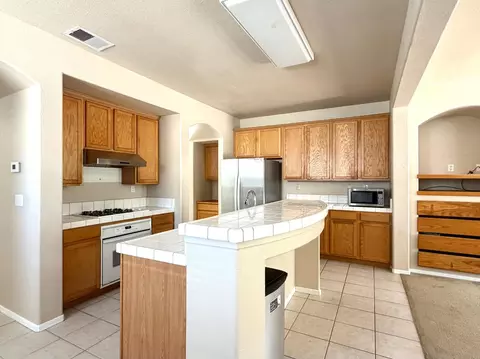 Kitchen - 4109 Vistosa St, Davis, CA 95618 photo 3 of 4