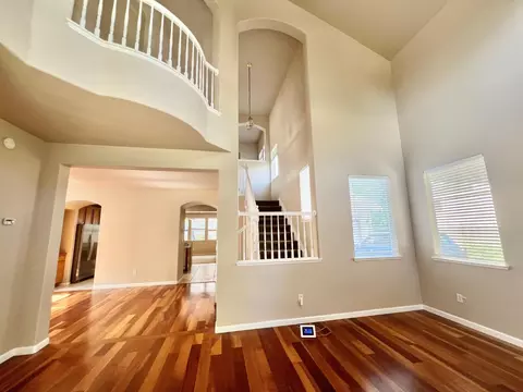 Living - 4109 Vistosa St, Davis, CA 95618 photo 3 of 11