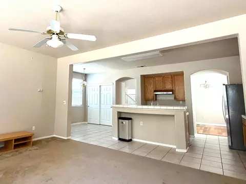 Living - 4109 Vistosa St, Davis, CA 95618 photo 10 of 11