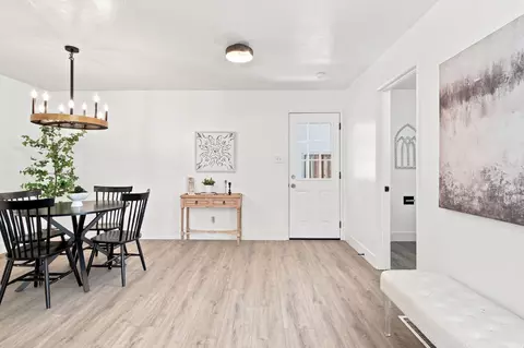Entry Way - 322 Mylnar Ave, Manteca, CA 95336 photo 3 of 5