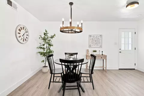 Dining - 322 Mylnar Ave, Manteca, CA 95336 photo 1 of 4