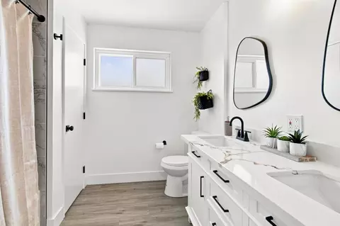 Bath - 322 Mylnar Ave, Manteca, CA 95336 photo 2 of 2
