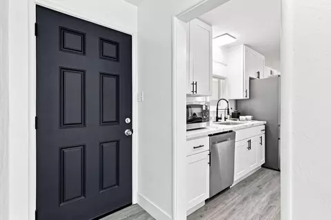 Entry Way - 322 Mylnar Ave, Manteca, CA 95336 photo 2 of 5