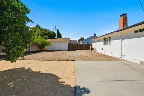 Exterior - 322 Mylnar Ave, Manteca, CA 95336 photo 6 of 7