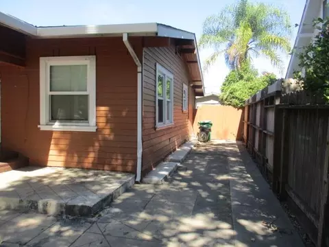 Exterior - 524 S School St, Lodi, CA 95240 photo 2 of 8