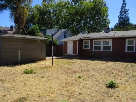 Exterior - 524 S School St, Lodi, CA 95240 photo 3 of 8