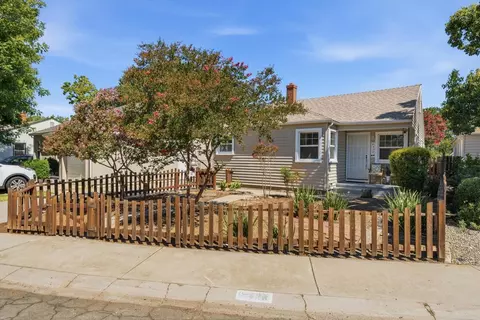 5433 8th Ave, Sacramento, CA 95820