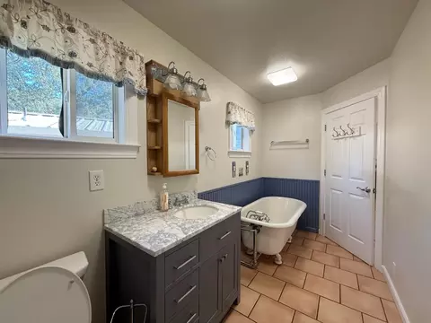 Bath - 5000 Wilson Hill Rd, Manton, CA 96059 photo 1 of 4