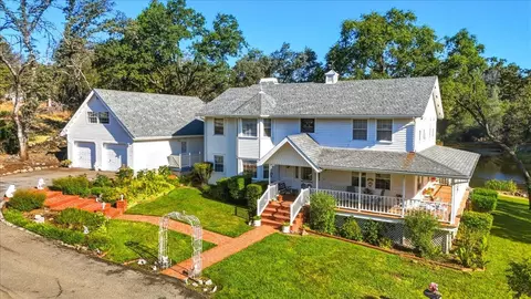 13232 Quarterhorse Dr, Grass Valley, CA 95949