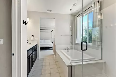 Bath - 3321 Hackberry Way, Folsom, CA 95630 photo 3 of 7