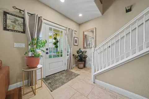 Entry Way - 32 Turnstone Ct, Wallace, CA 95254 photo 2 of 6