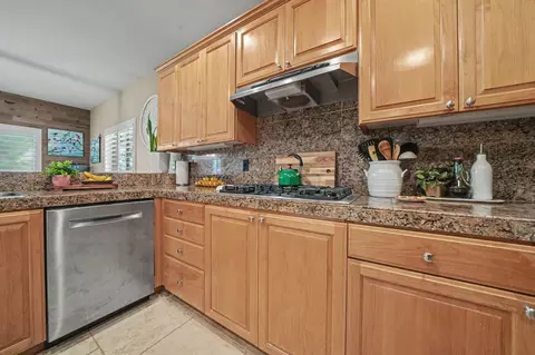 Kitchen - 32 Turnstone Ct, Wallace, CA 95254 photo 2 of 6