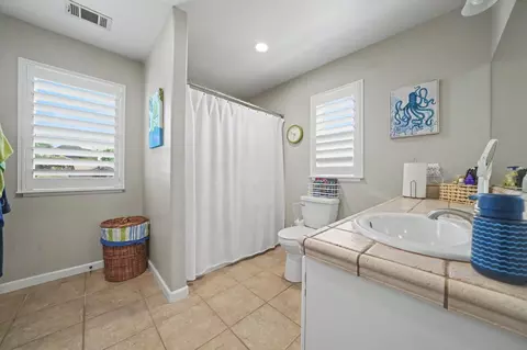 Bath - 32 Turnstone Ct, Wallace, CA 95254 photo 5 of 5