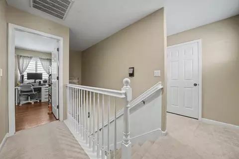 Entry Way - 32 Turnstone Ct, Wallace, CA 95254 photo 4 of 6