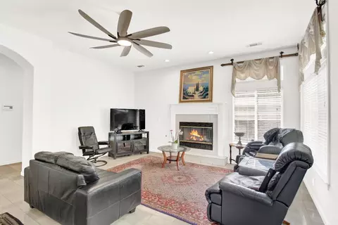 Living - 2033 Northcrest Ct, Modesto, CA 95355 photo 4 of 5