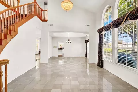 Living - 2033 Northcrest Ct, Modesto, CA 95355 photo 3 of 5